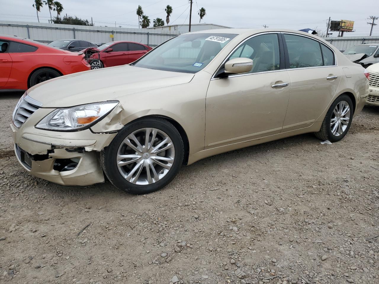 HYUNDAI GENESIS 3. 2011