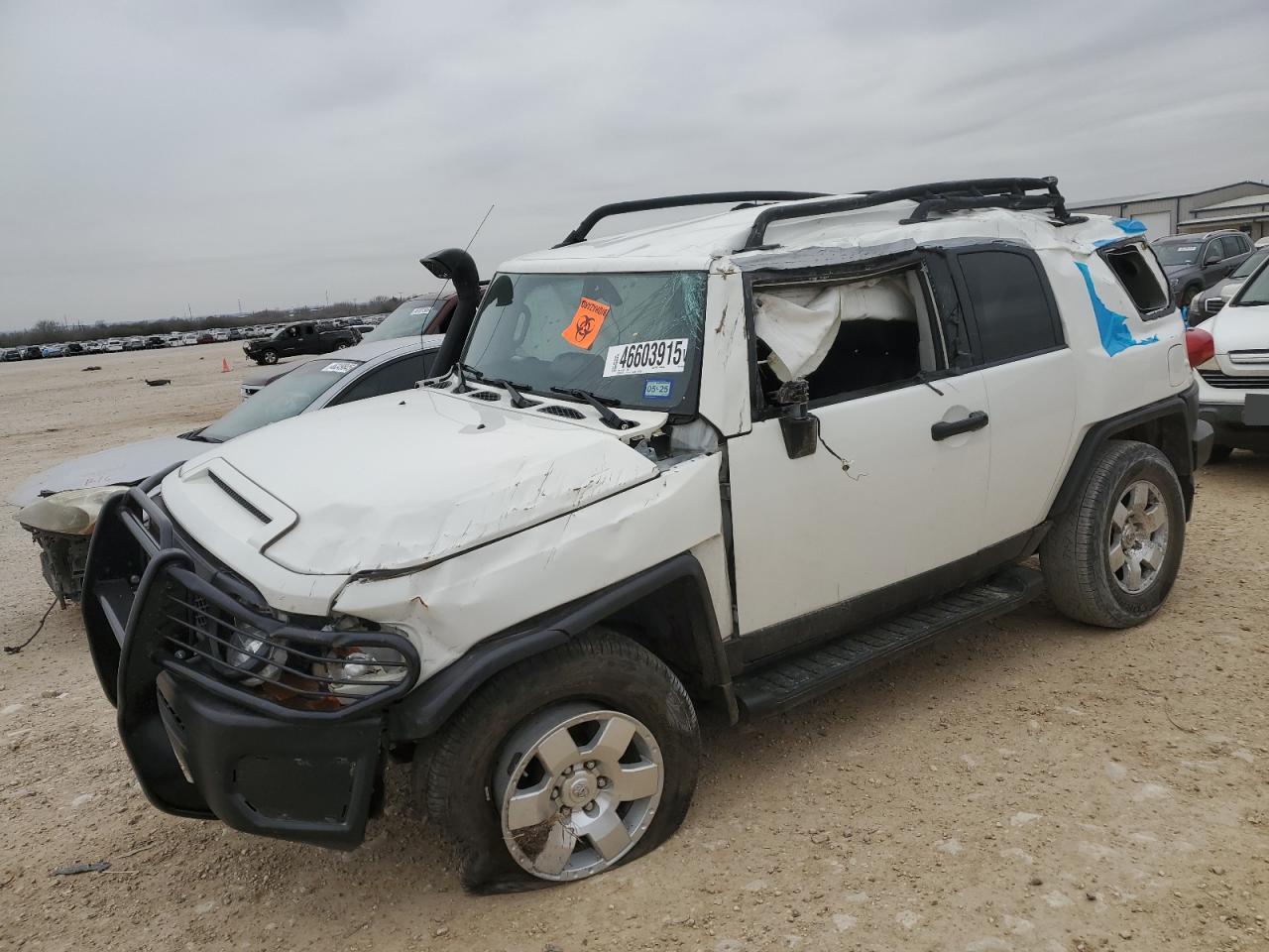 TOYOTA FJ CRUISER 2010