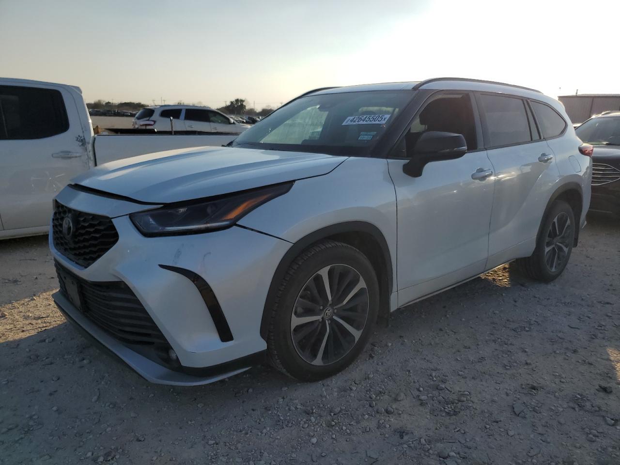 TOYOTA HIGHLANDER 2022