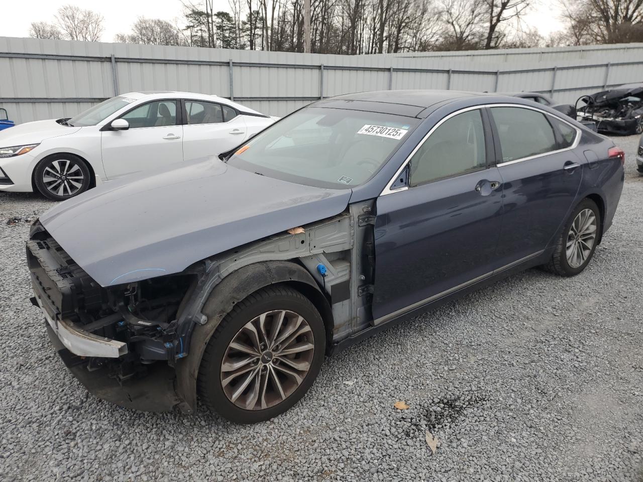HYUNDAI GENESIS 3. 2015