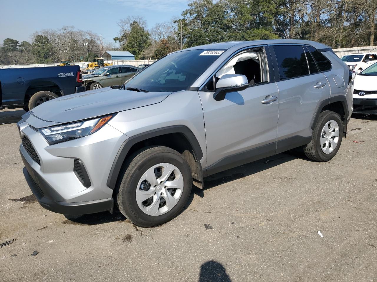 TOYOTA RAV4 LE 2024