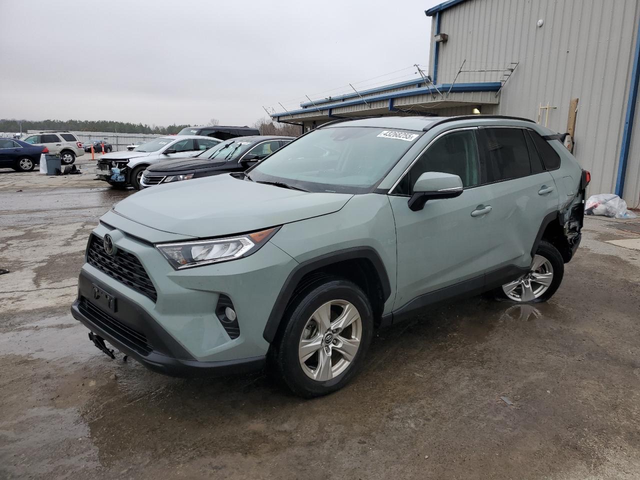 TOYOTA RAV4 XLE 2021