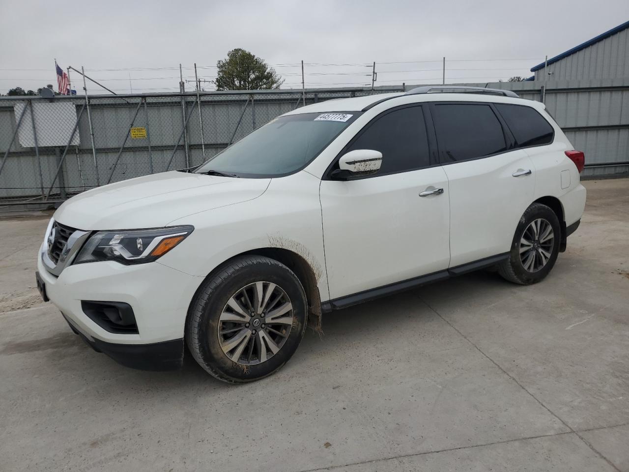 NISSAN PATHFINDER 2017