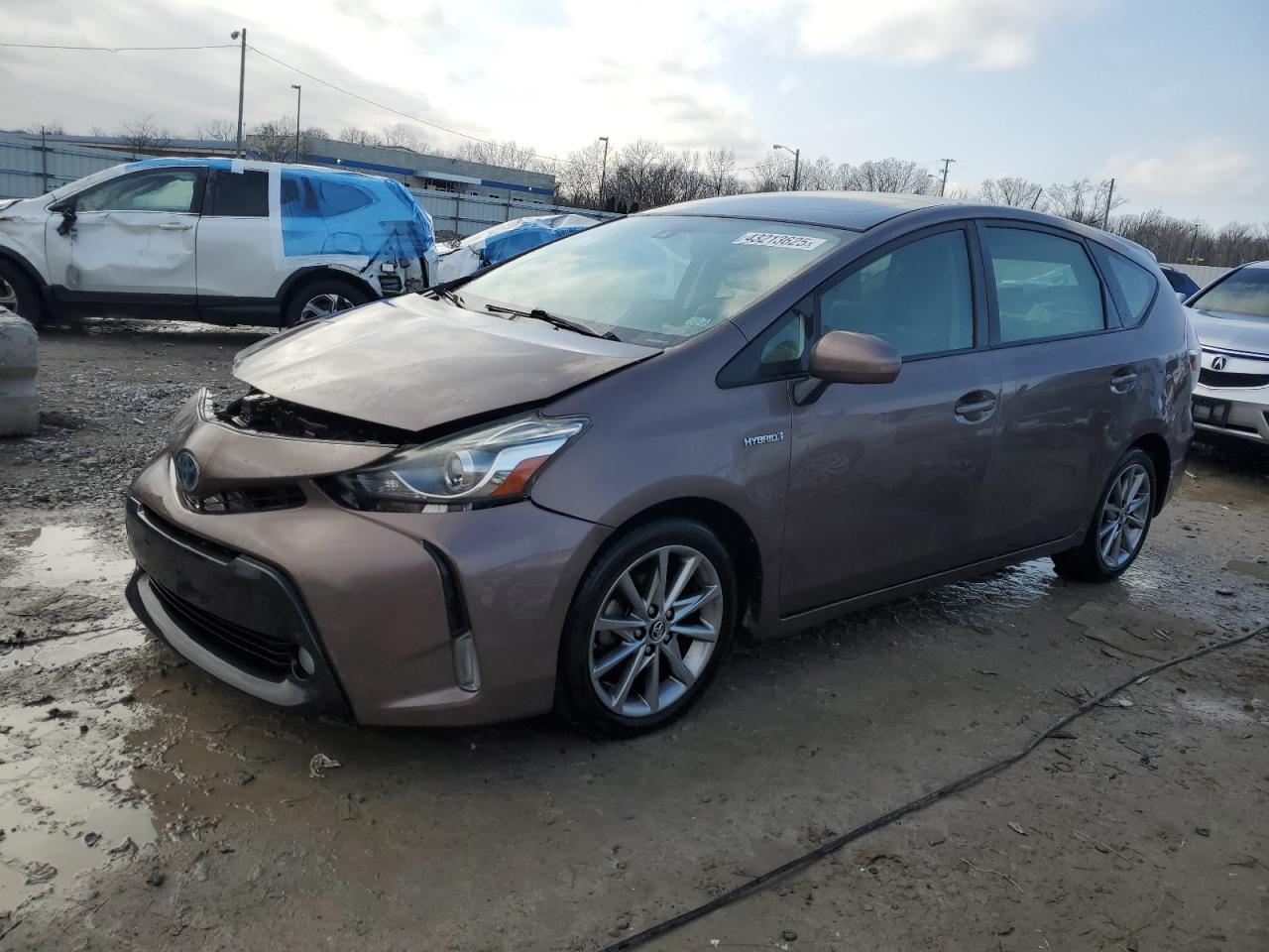 TOYOTA PRIUS V 2015