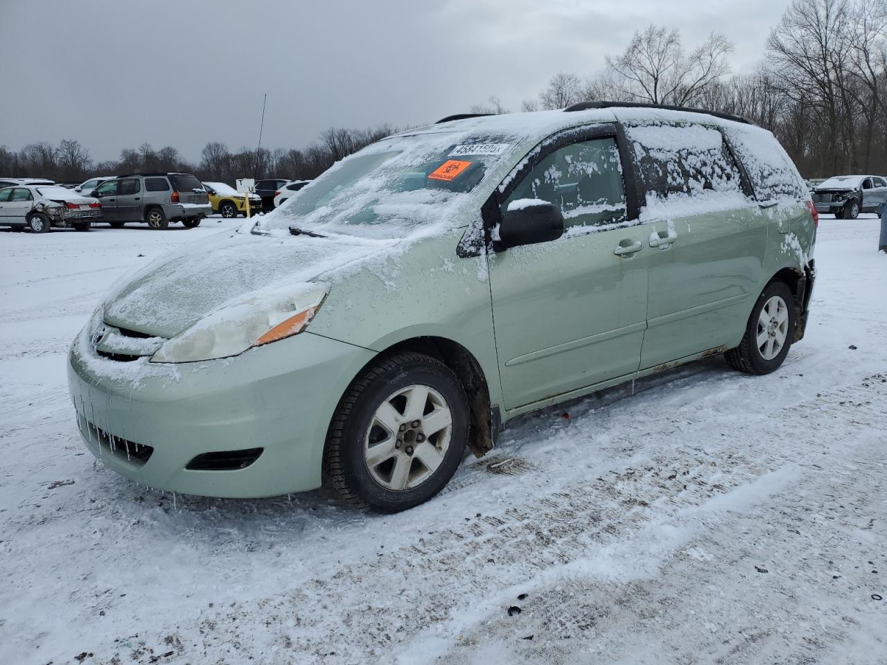 TOYOTA SIENNA CE 2009