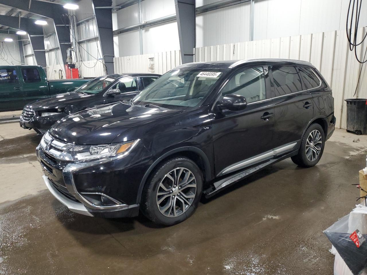 MITSUBISHI OUTLANDER 2017