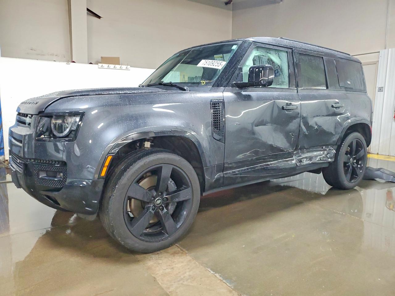 LAND ROVER DEFENDER 2023