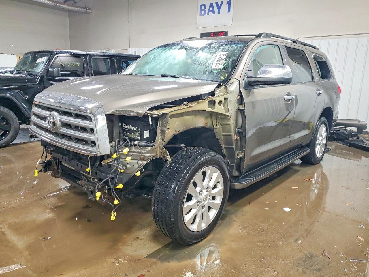 TOYOTA SEQUOIA 2014