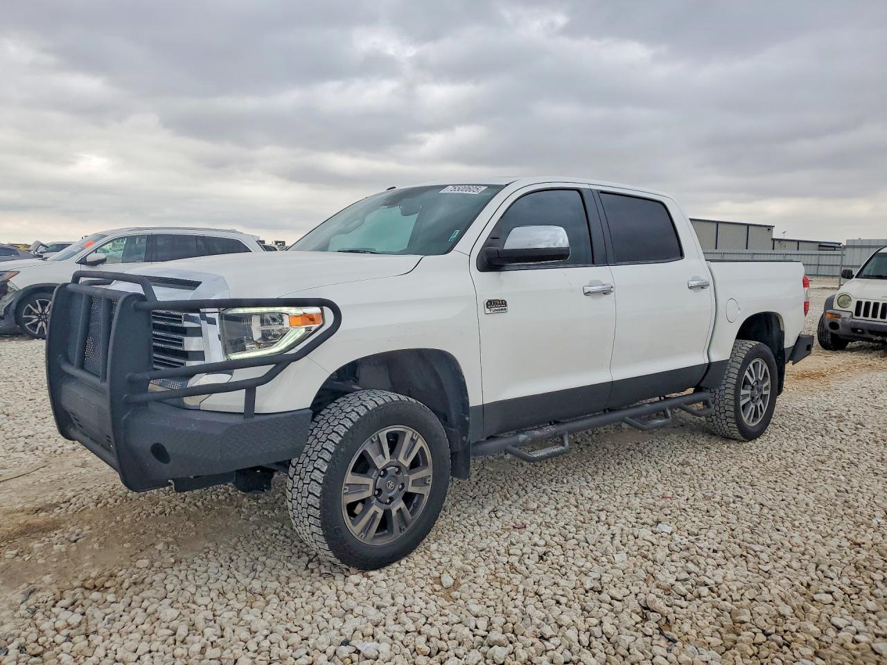 TOYOTA TUNDRA 2018