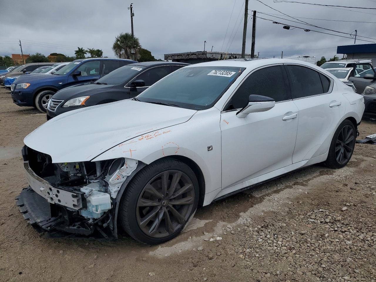 LEXUS IS 2023