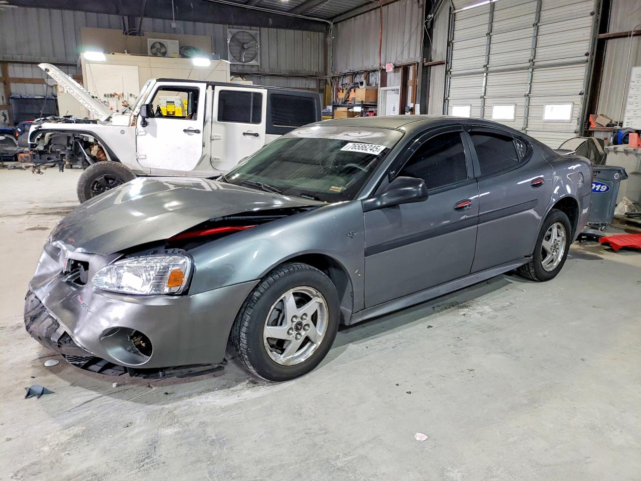 PONTIAC GRAND PRIX 2004