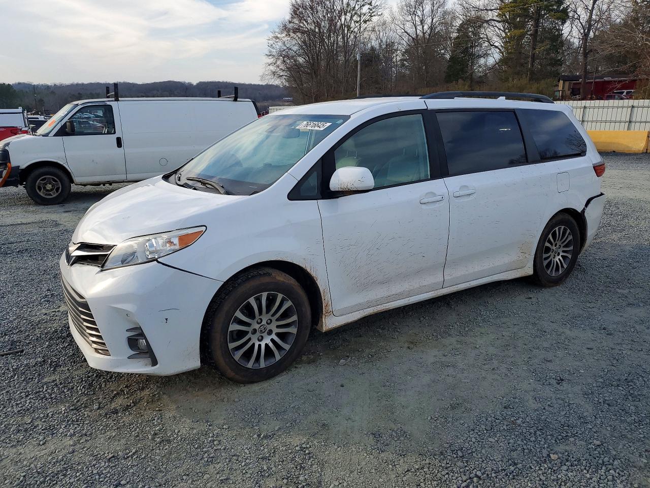 TOYOTA SIENNA 2020