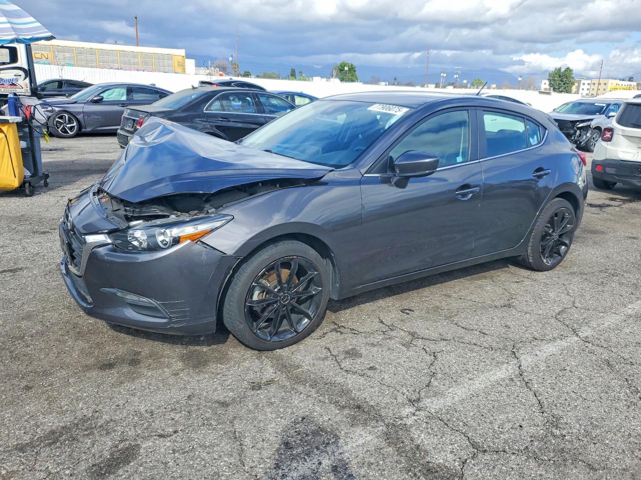 MAZDA 3 2018