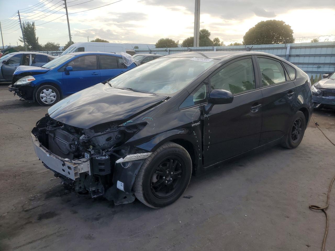 TOYOTA PRIUS 2015