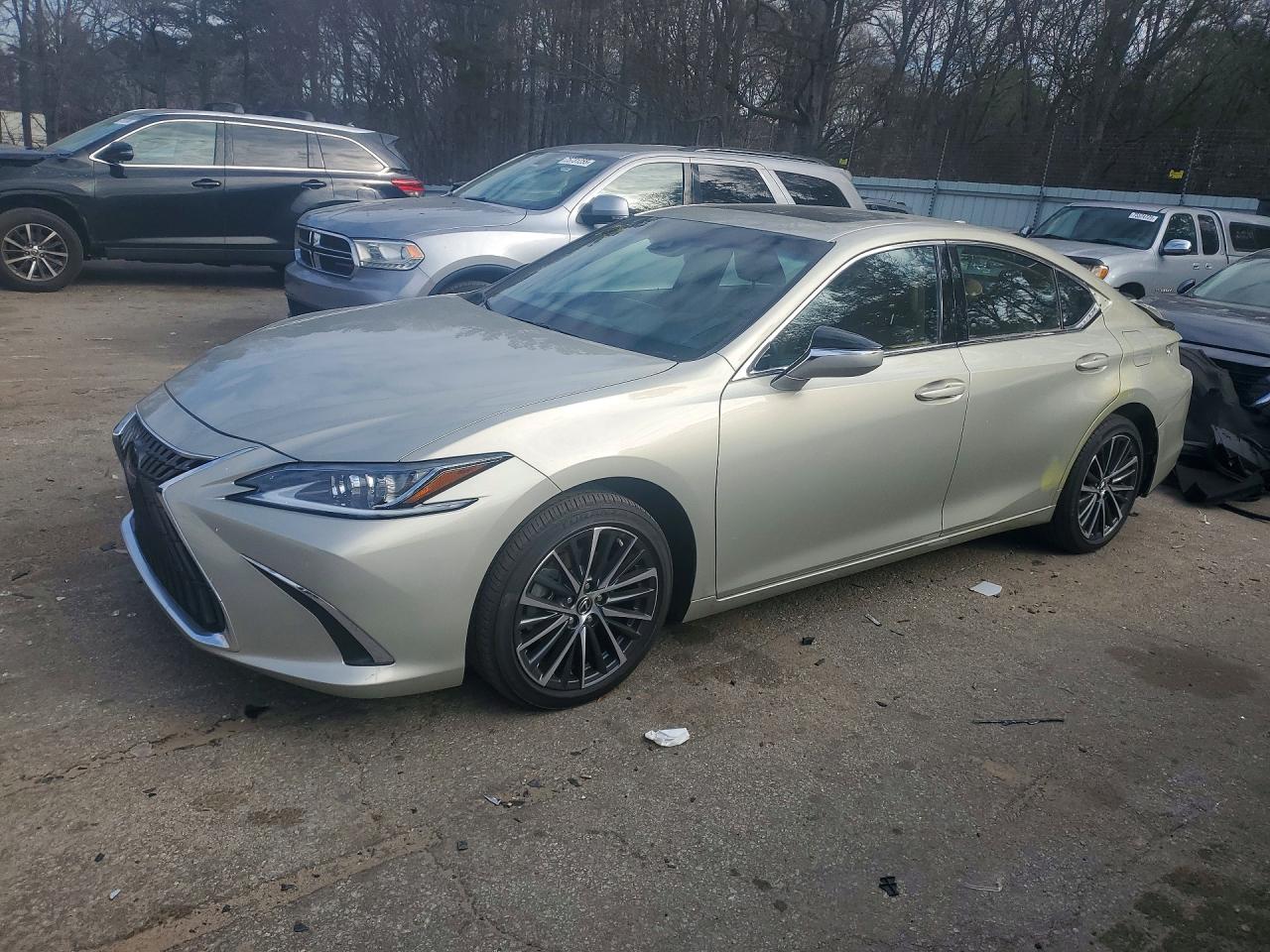 LEXUS ES 2025