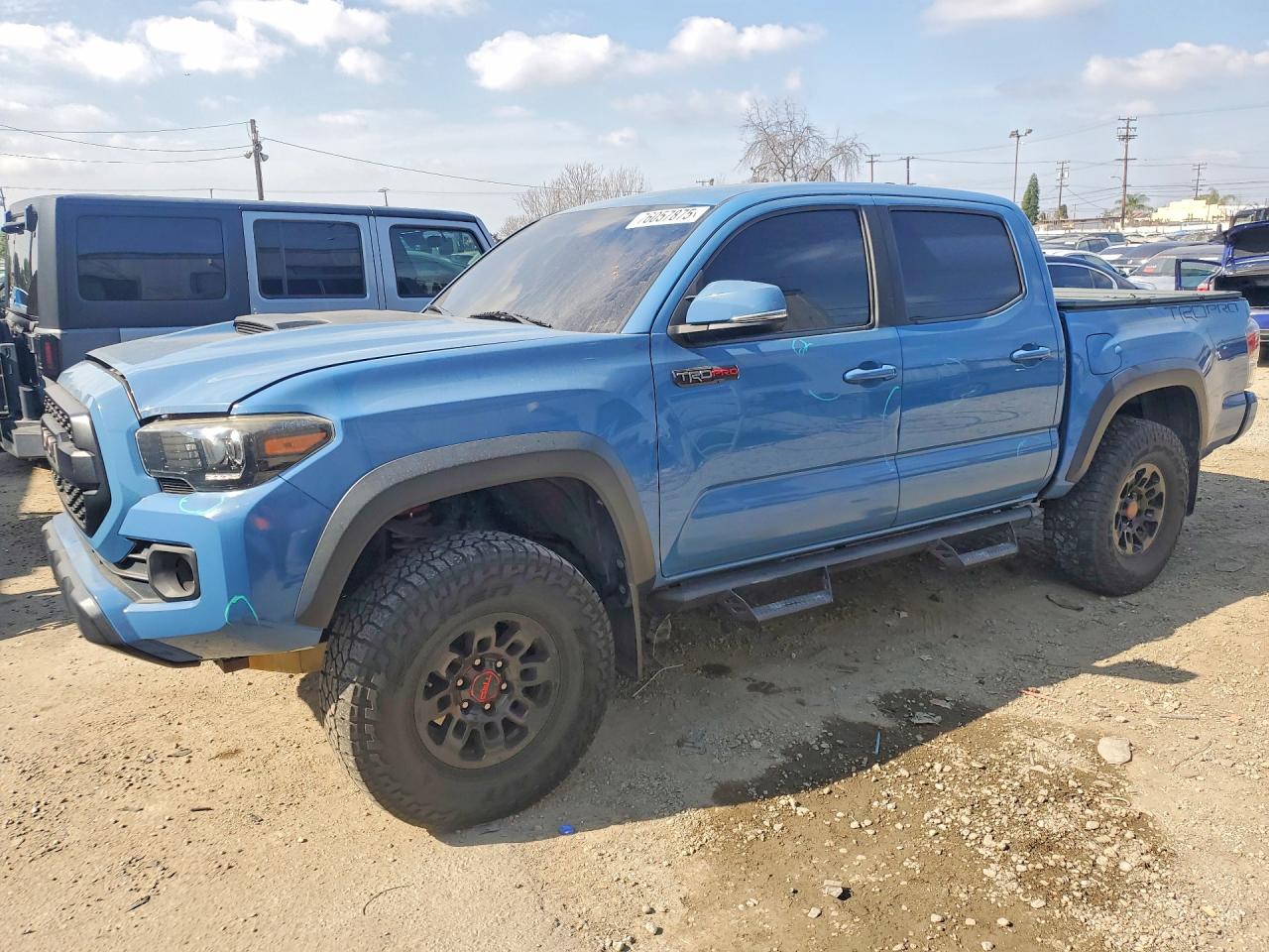 TOYOTA TACOMA 2018