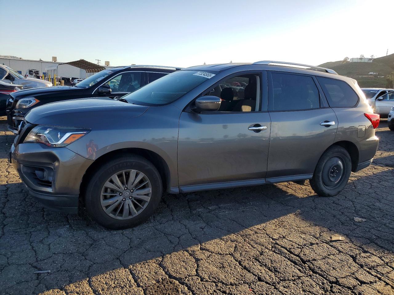 NISSAN PATHFINDER 2020