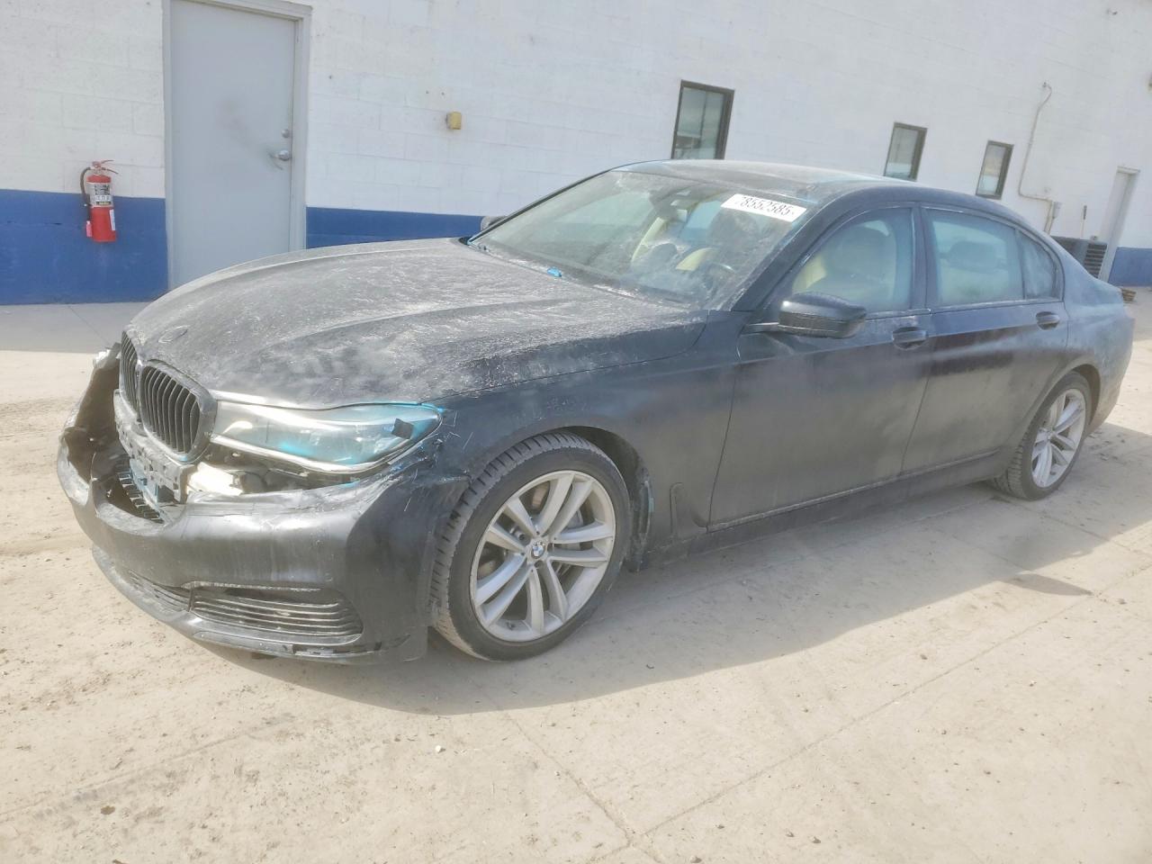 BMW 750 2018