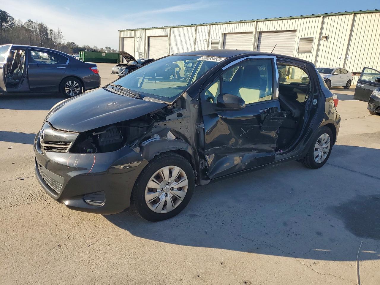 TOYOTA YARIS 2013