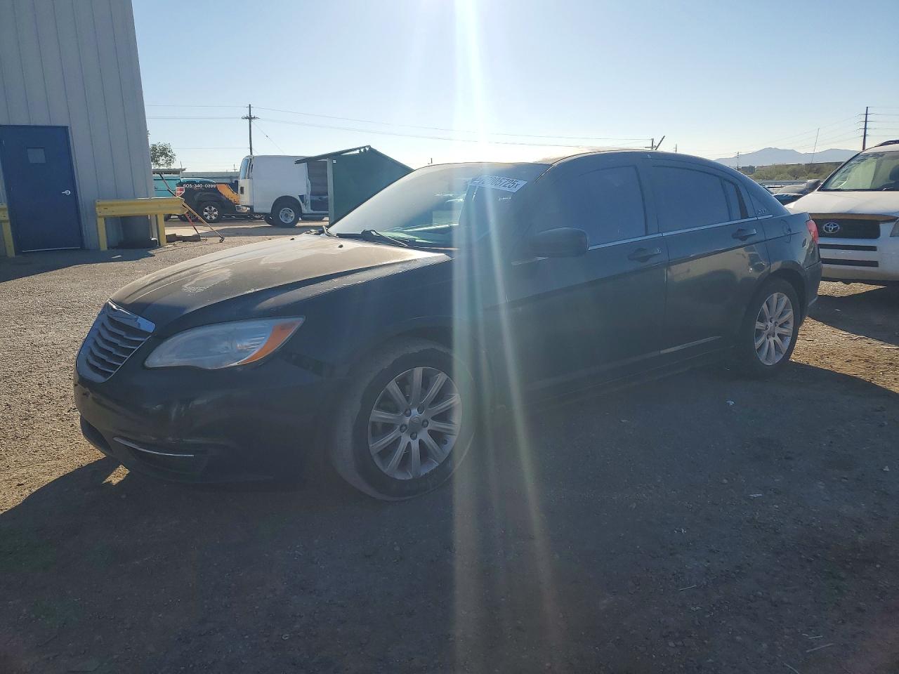 CHRYSLER 200 2013