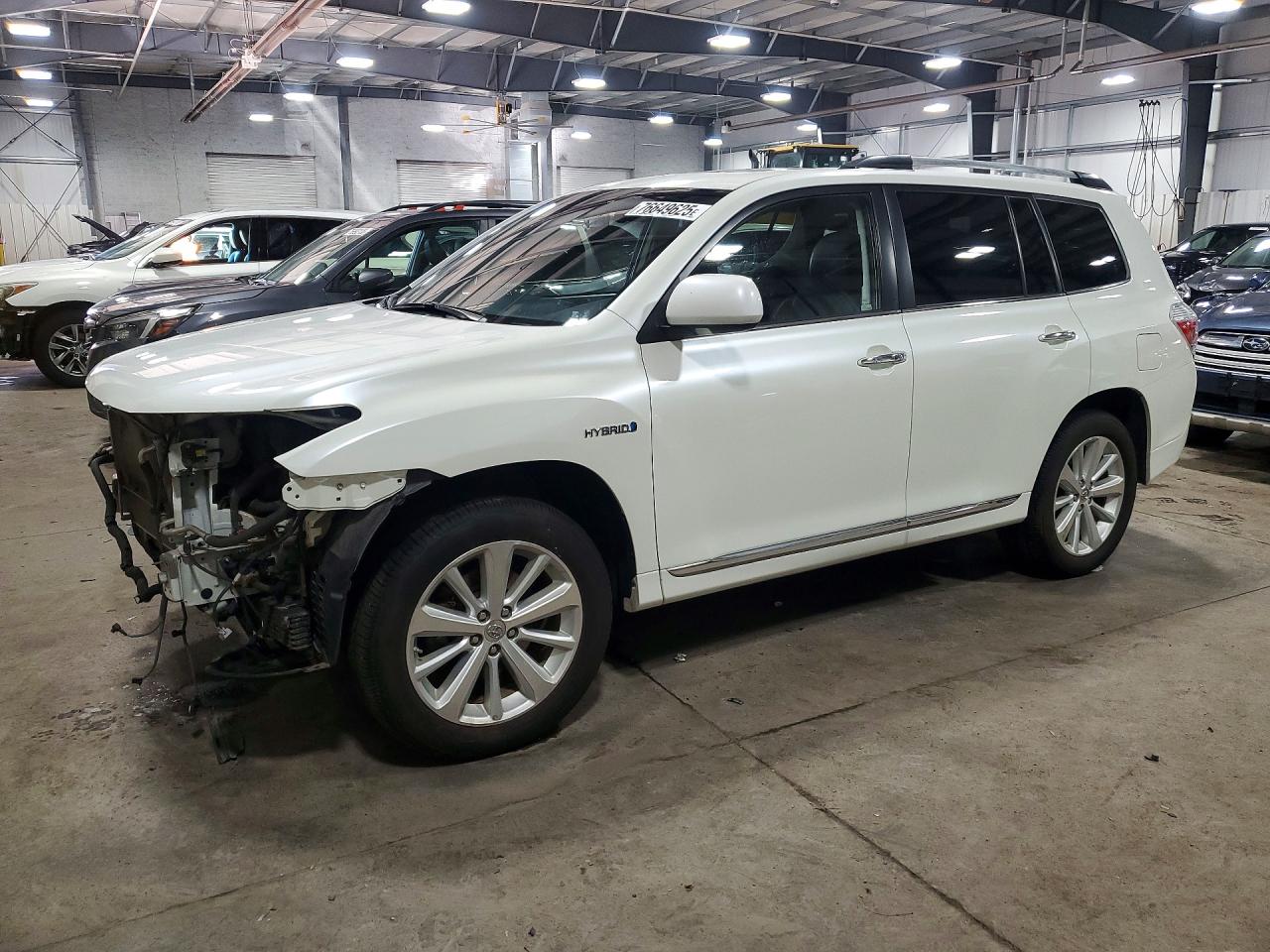 TOYOTA HIGHLANDER HYBRID 2013