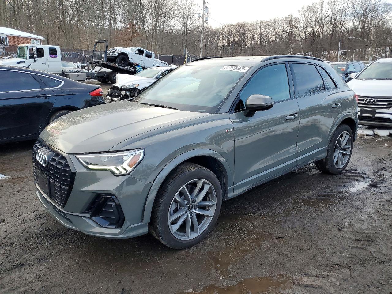 AUDI Q3 2024