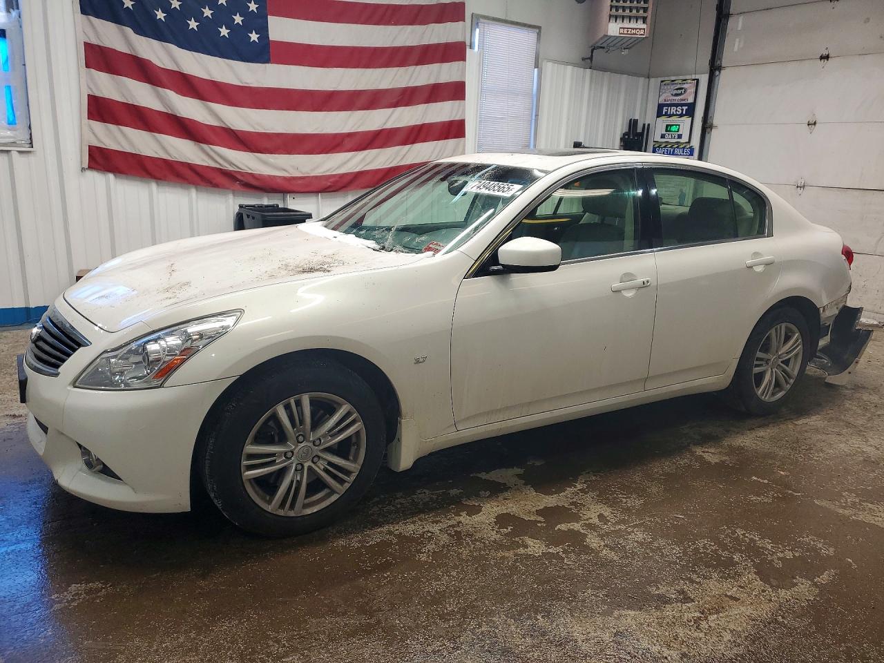 INFINITI Q40 2015