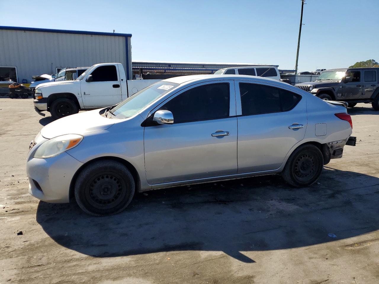 NISSAN VERSA 2013