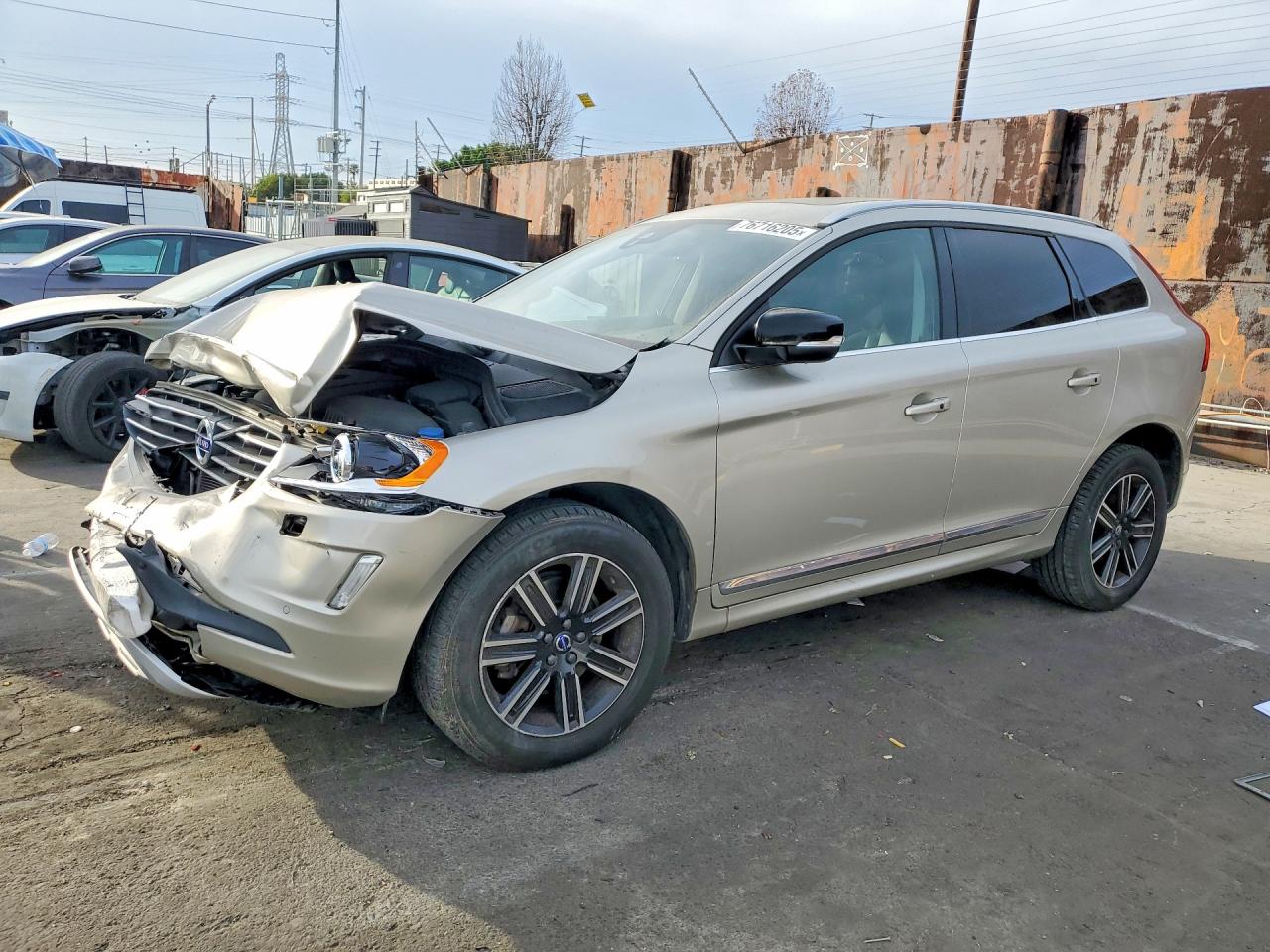 VOLVO XC60 2017