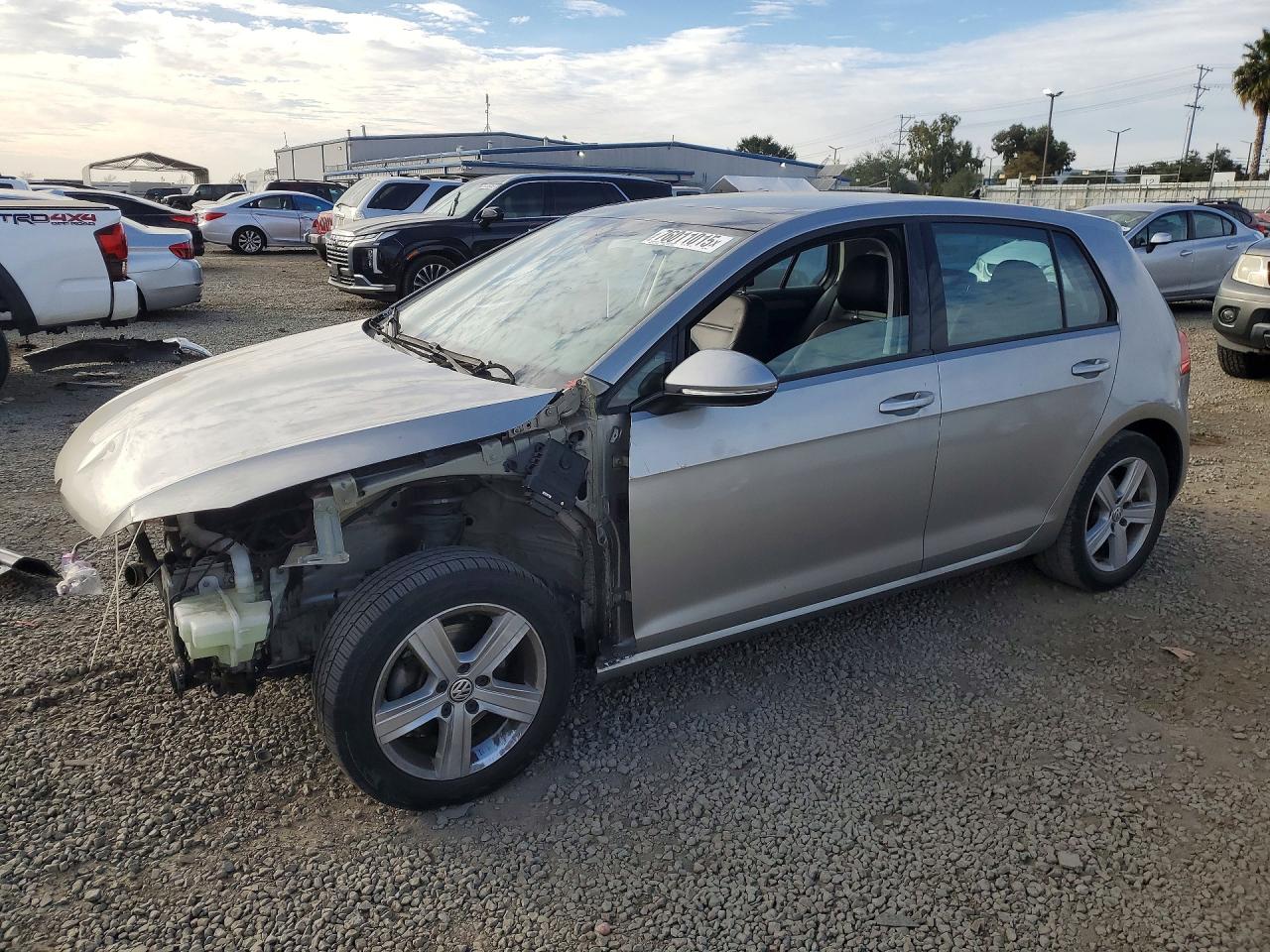 VOLKSWAGEN GOLF 2017