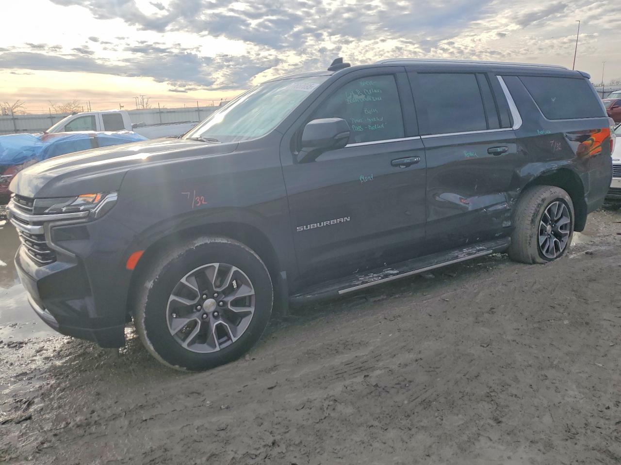 CHEVROLET SUBURBAN 2023