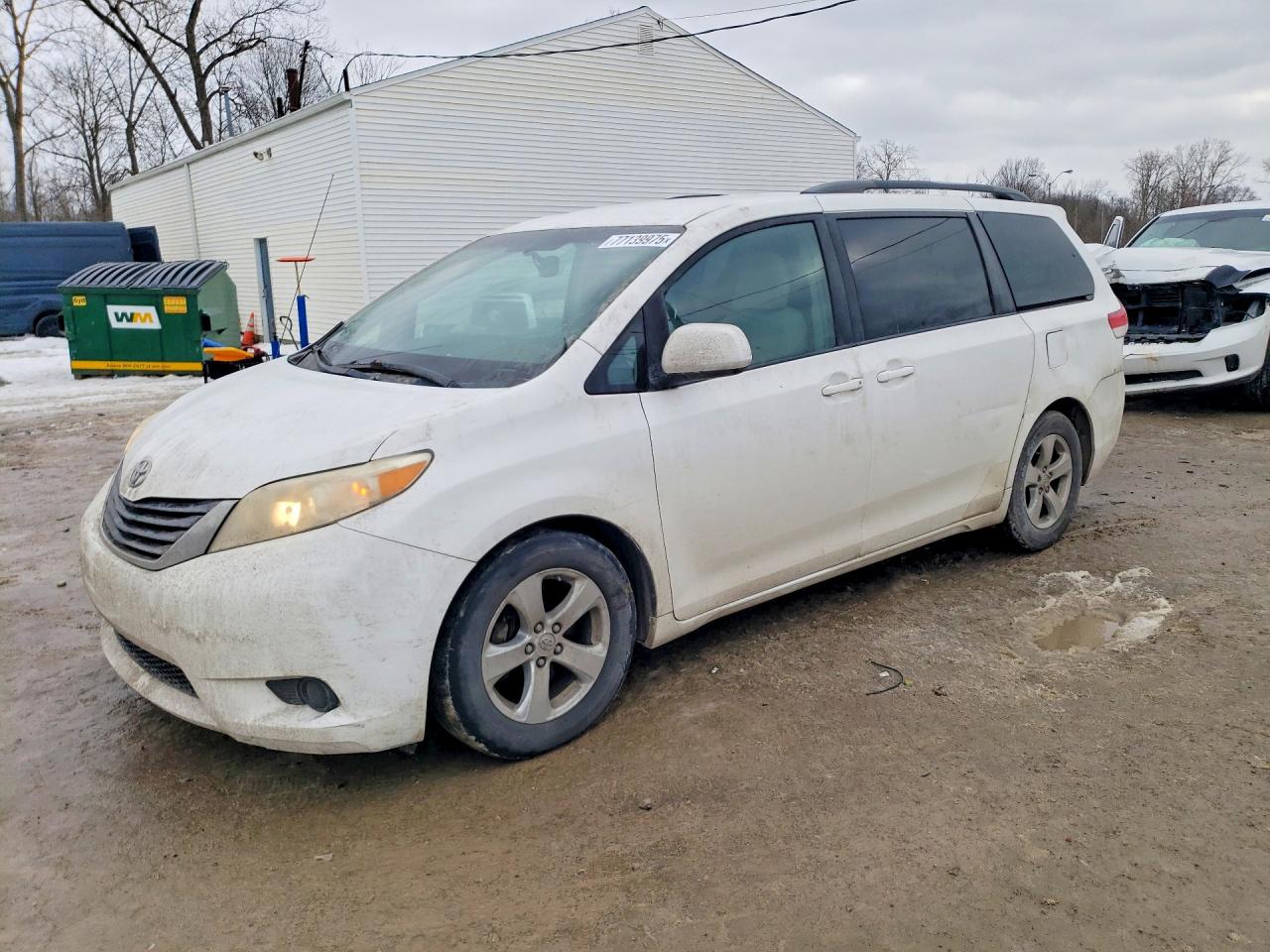 TOYOTA SIENNA 2011