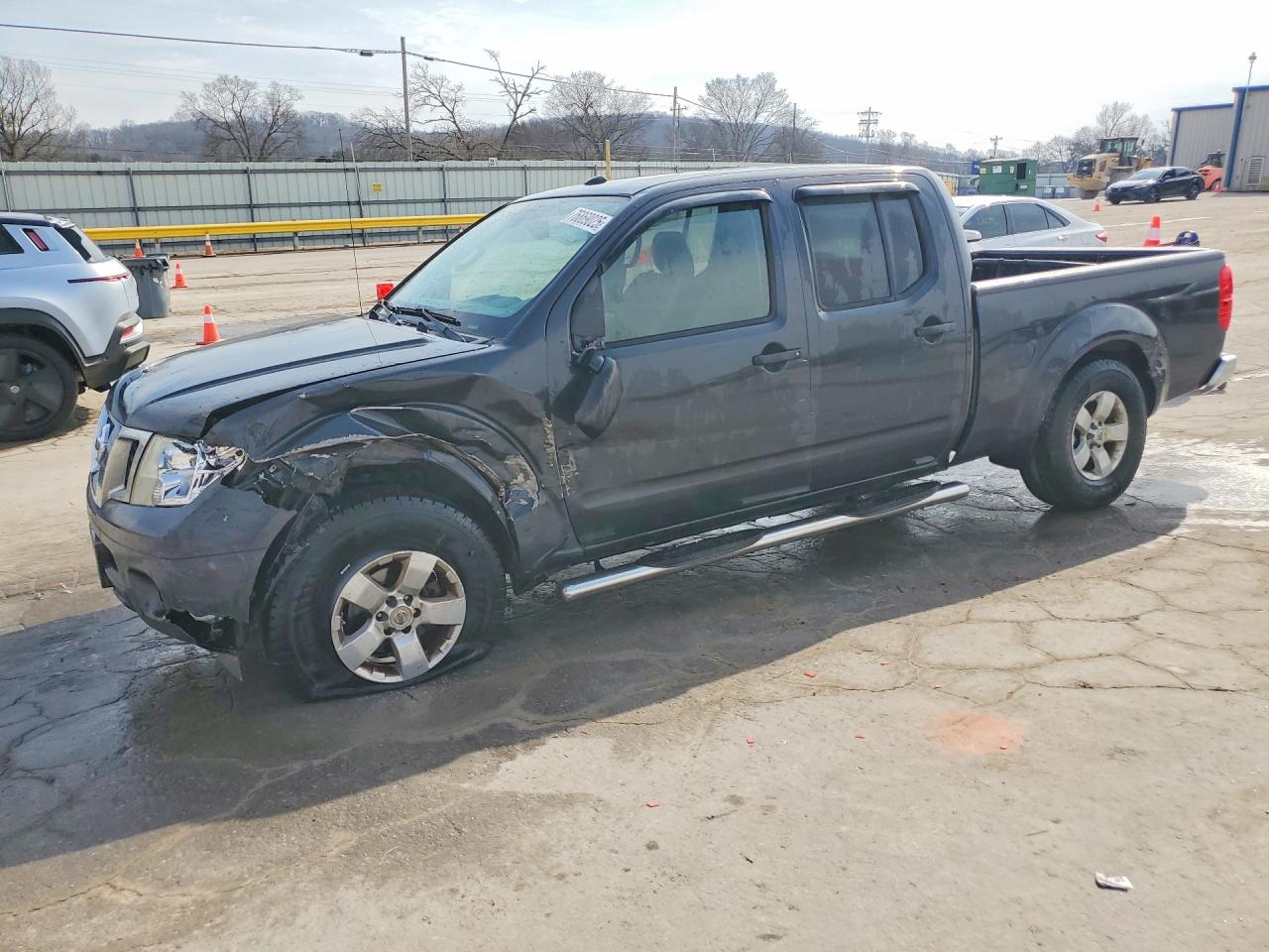NISSAN FRONTIER 2013