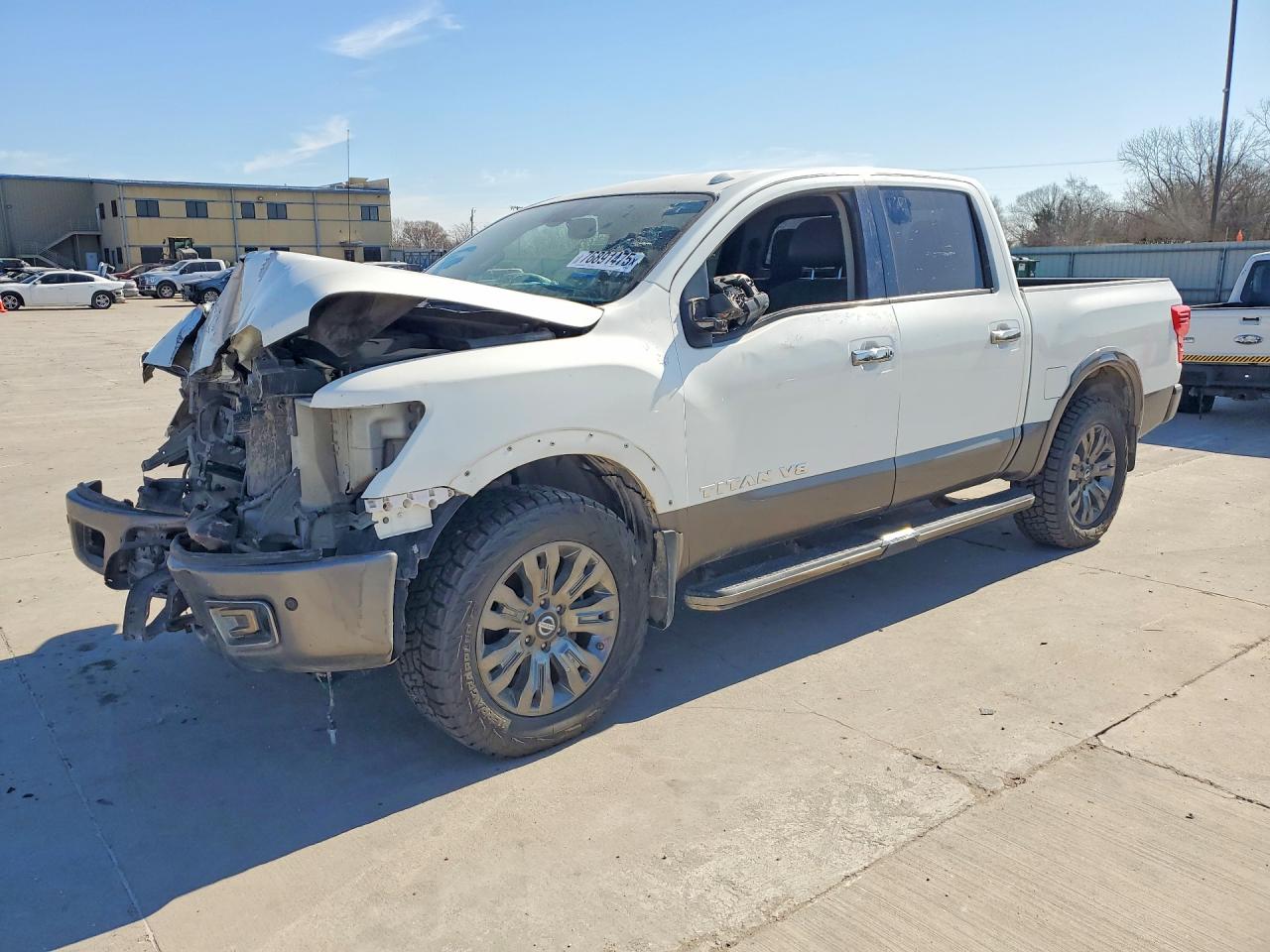 NISSAN TITAN 2019