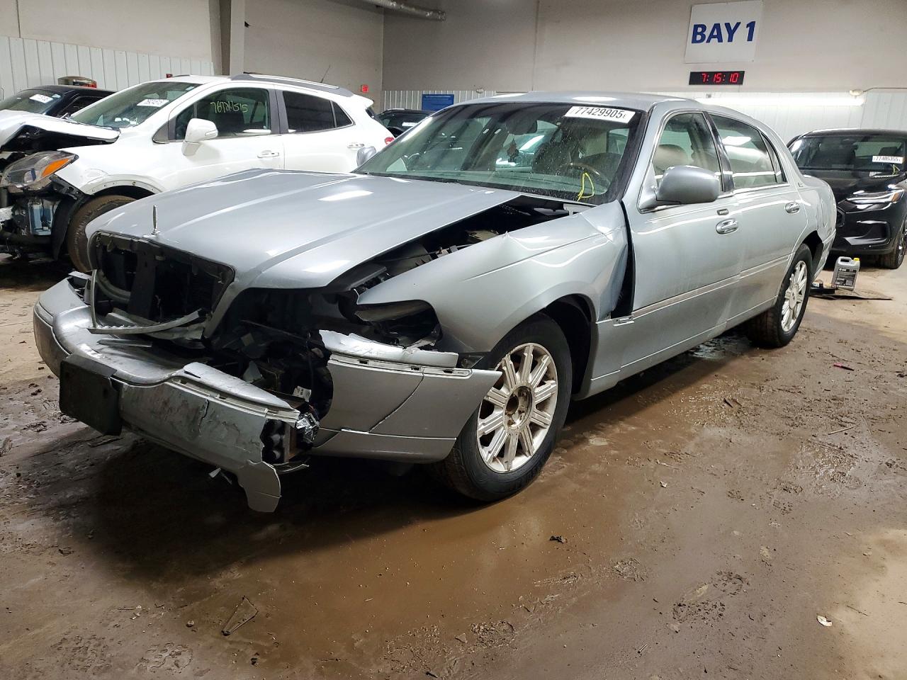LINCOLN TOWN CAR 2006