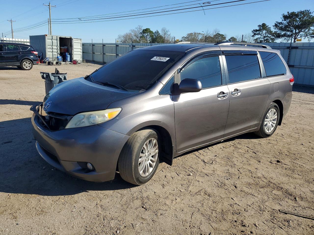 TOYOTA SIENNA 2011