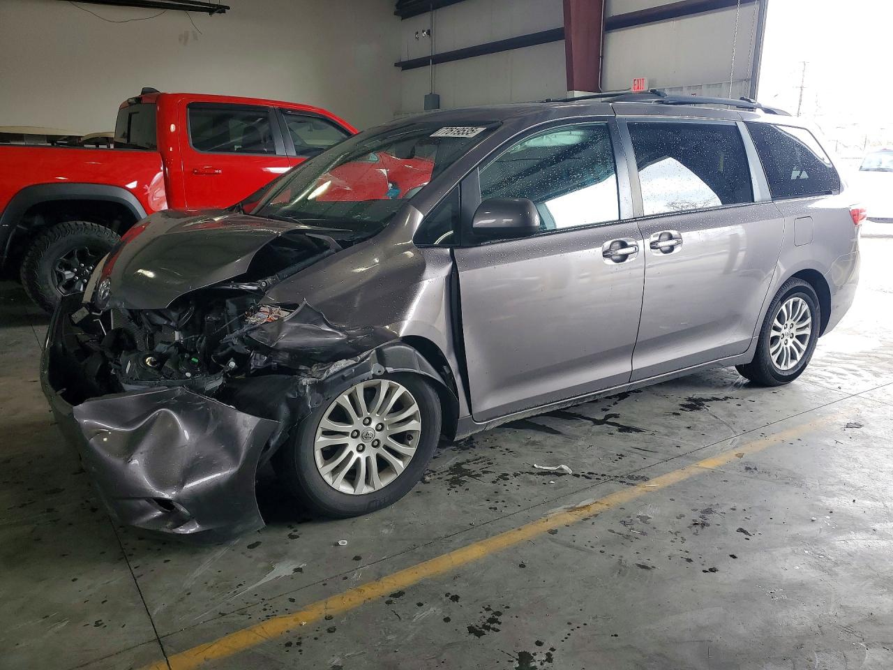 TOYOTA SIENNA 2015