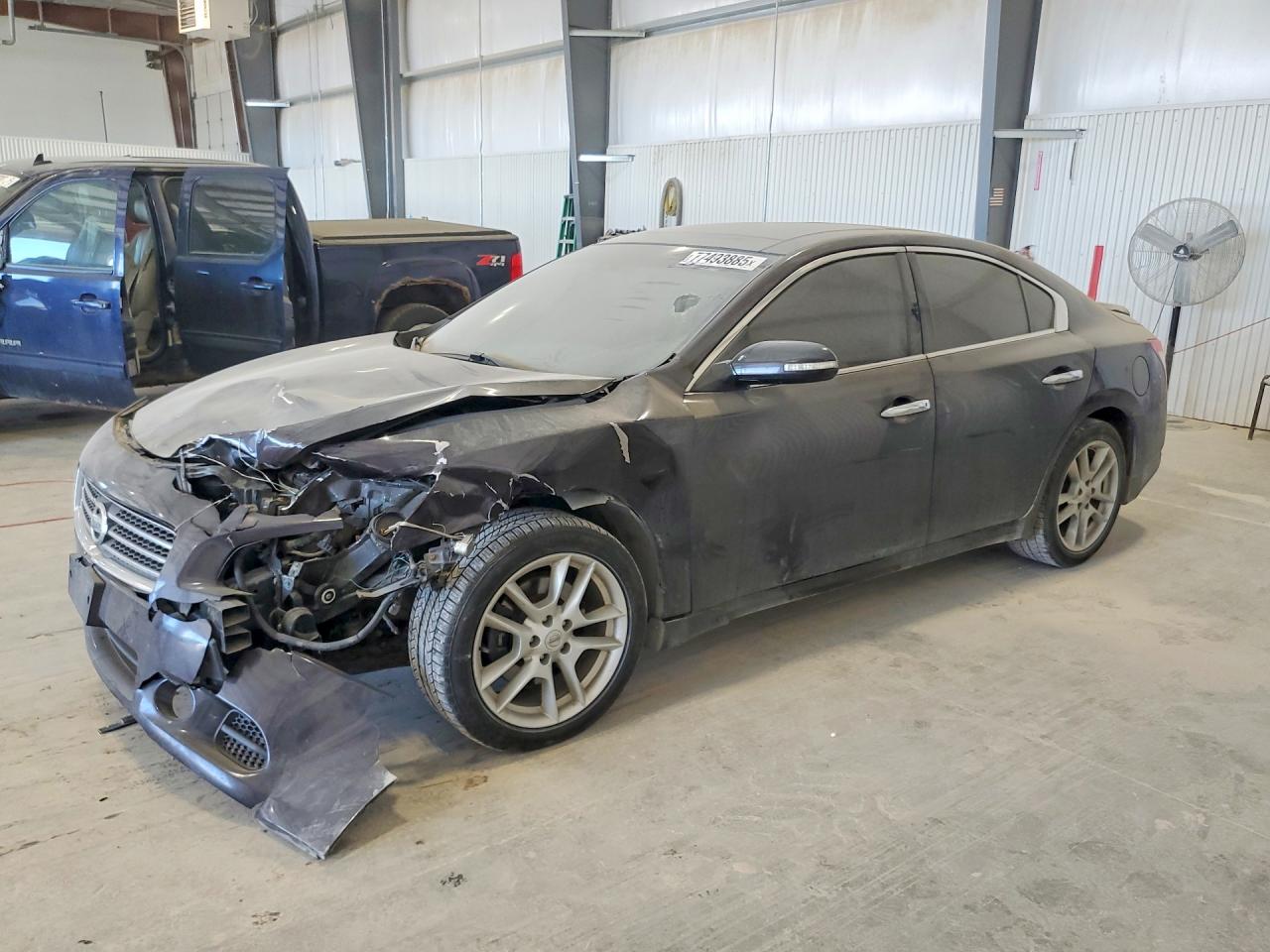NISSAN MAXIMA 2011