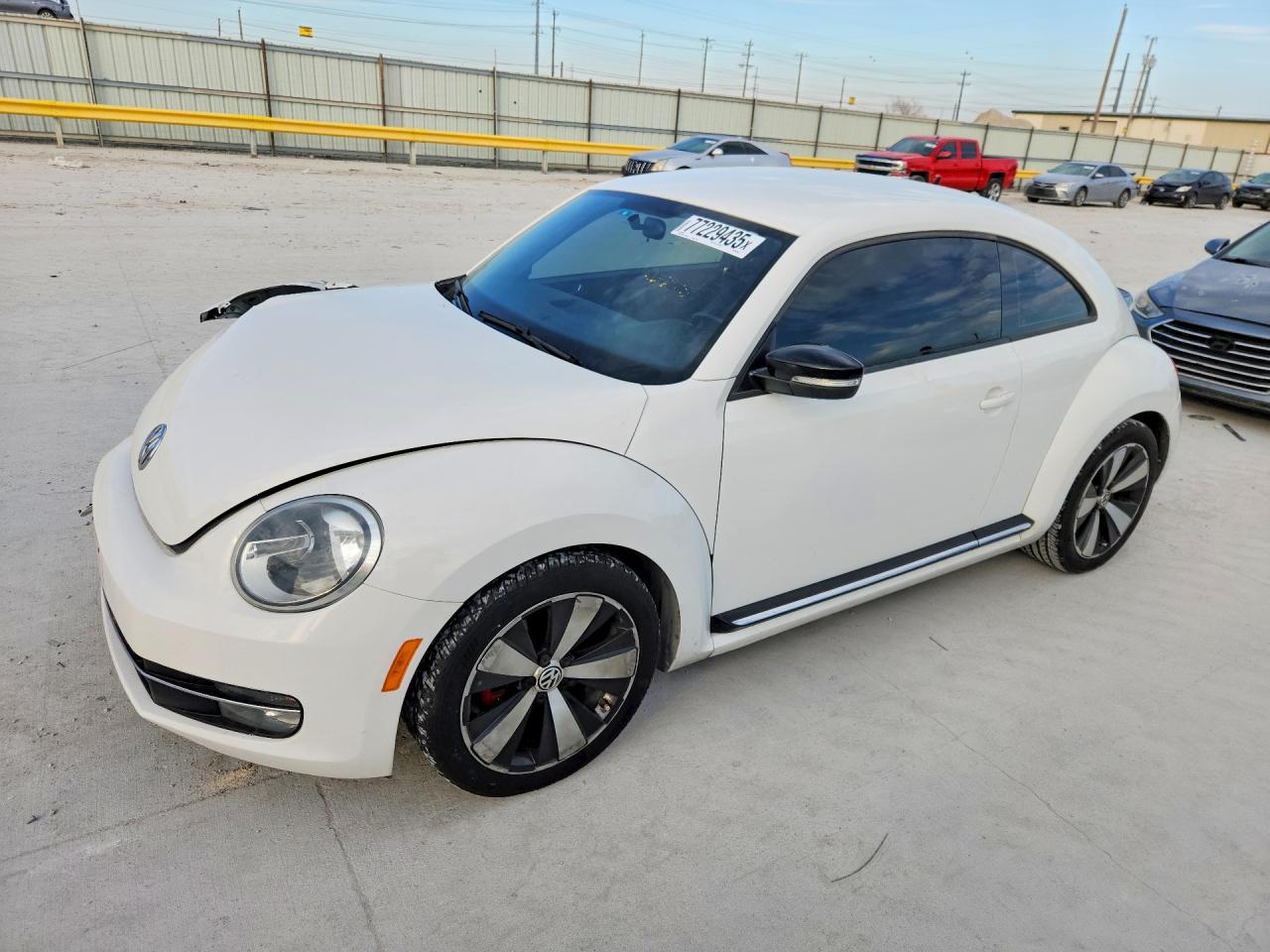 VOLKSWAGEN BEETLE 2012