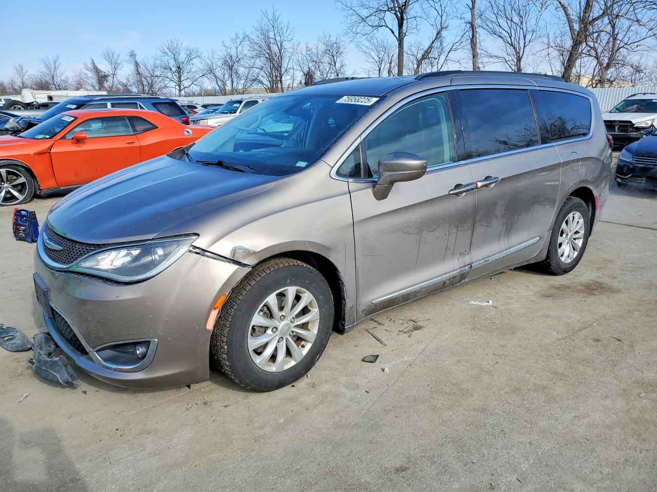 CHRYSLER PACIFICA 2017