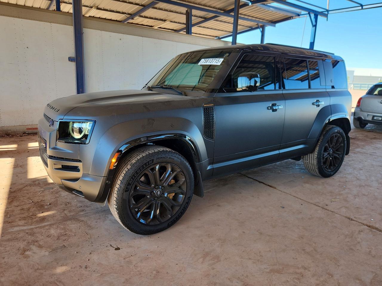 LAND ROVER DEFENDER 2025