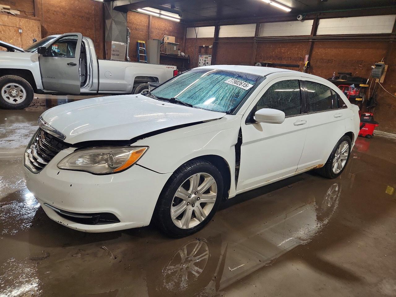 CHRYSLER 200 2013