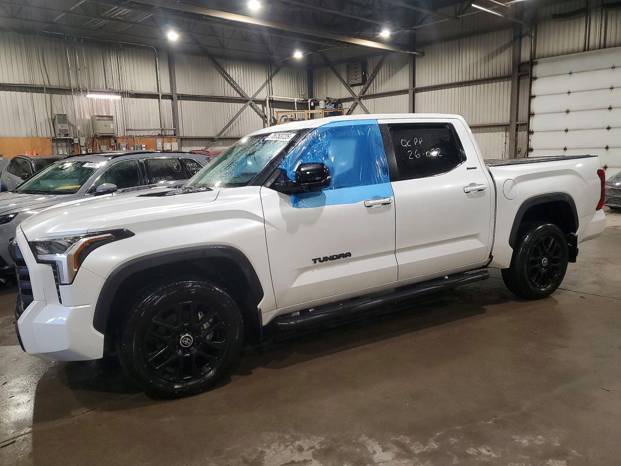 TOYOTA TUNDRA 2024