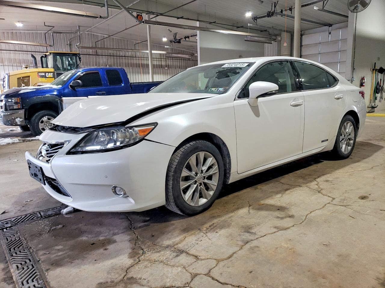 LEXUS ES 2015