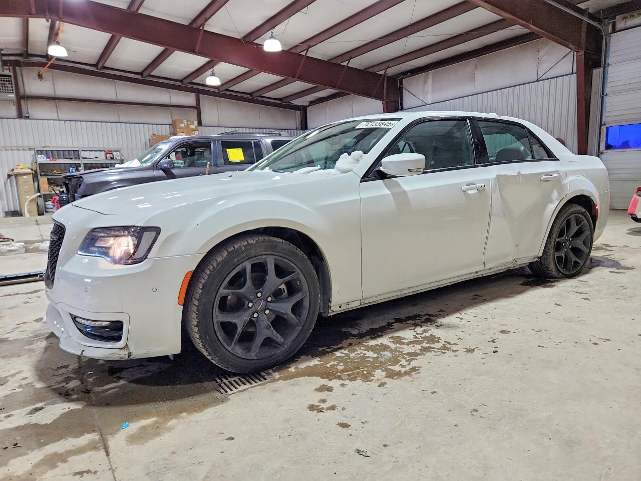 CHRYSLER 300 2023