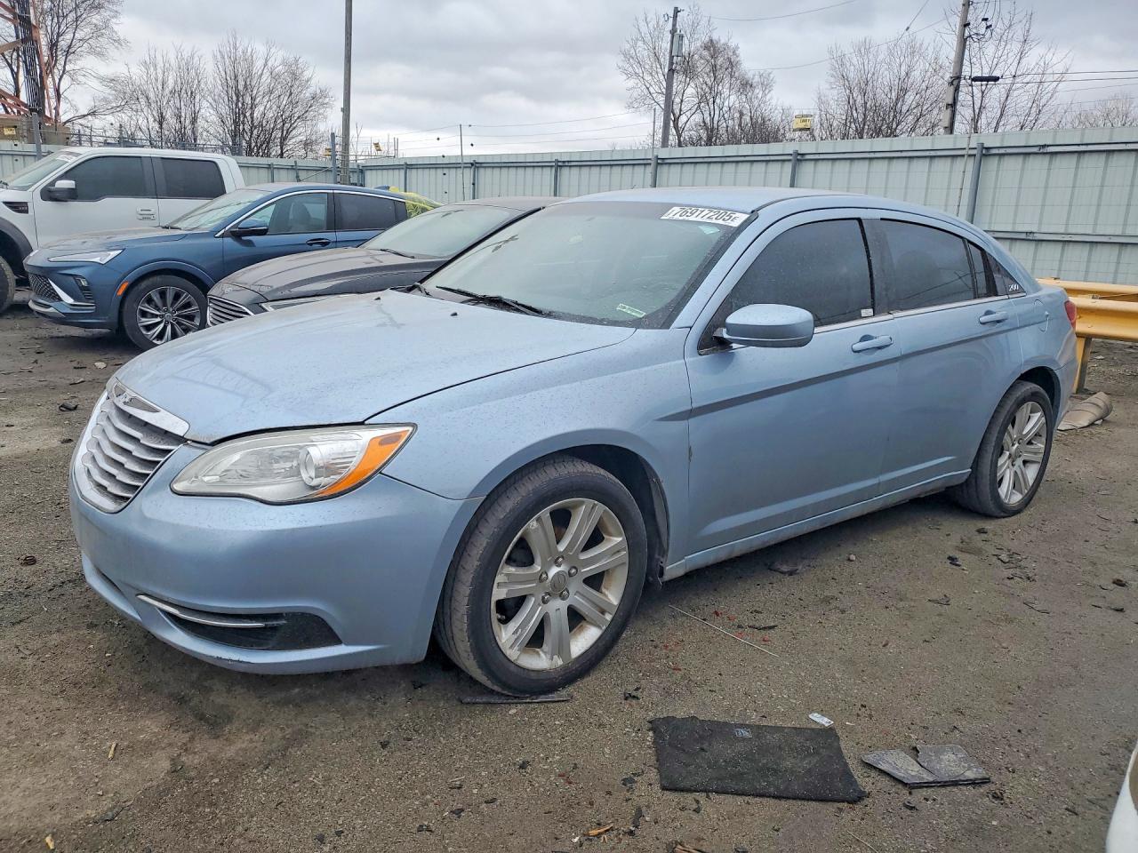 CHRYSLER 200 2013