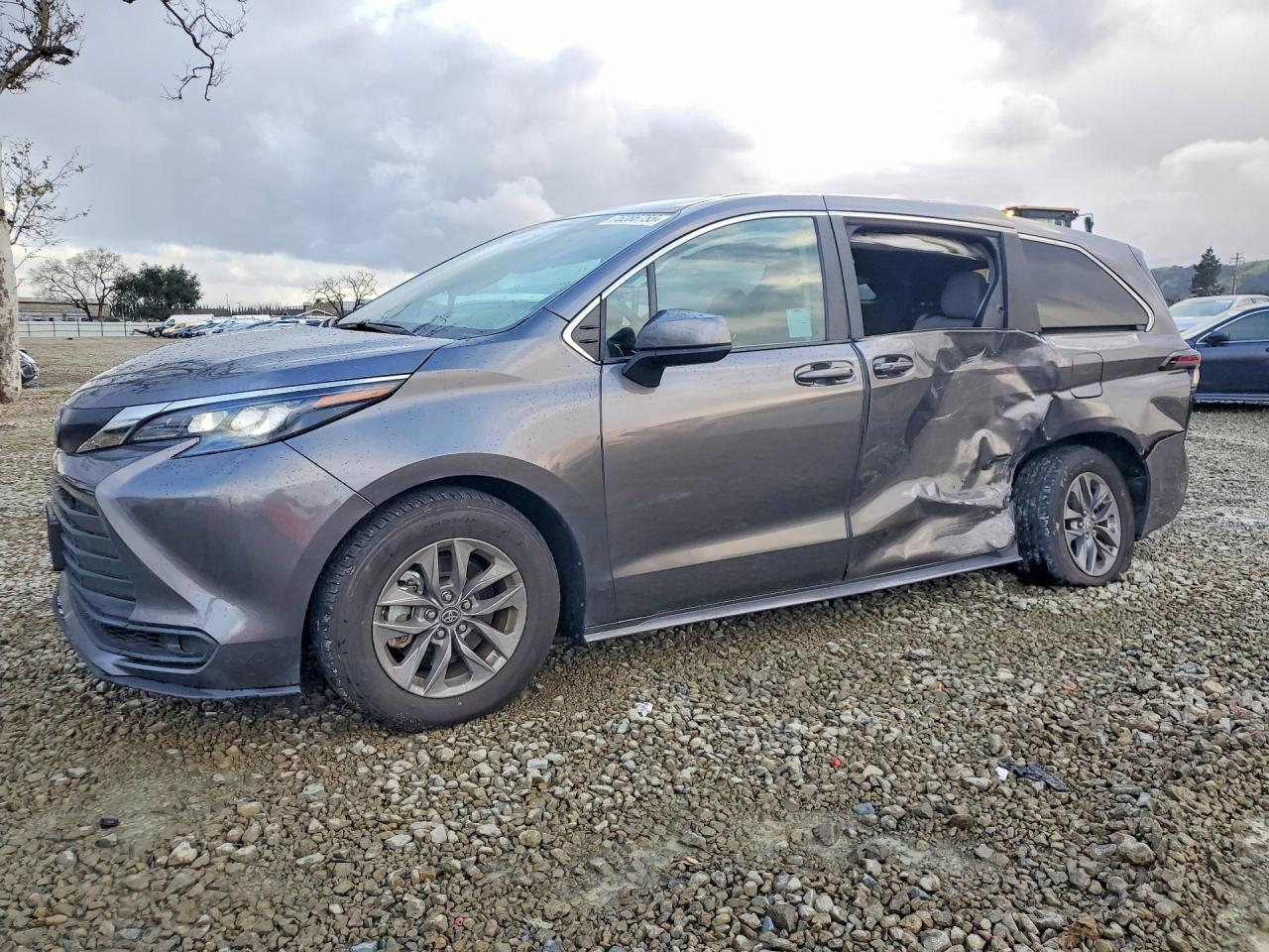TOYOTA SIENNA 2024