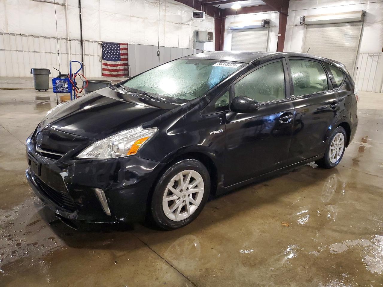 TOYOTA PRIUS V 2014