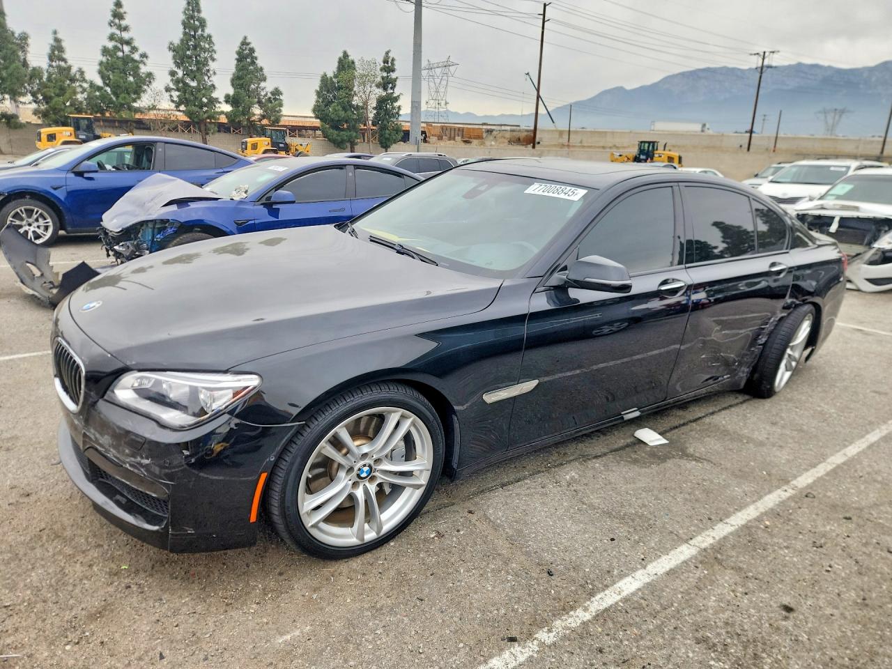 BMW 750 2015
