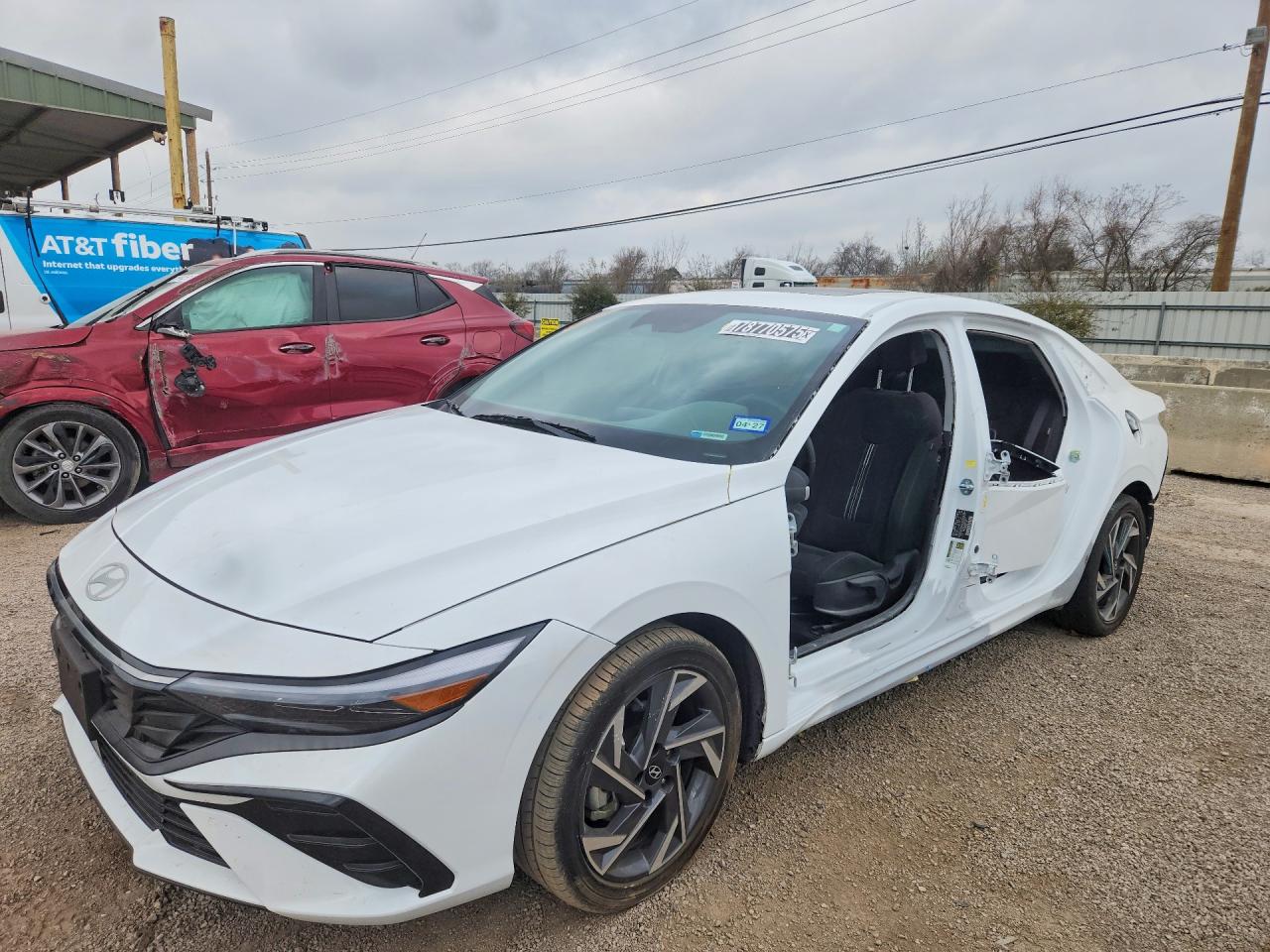 HYUNDAI ELANTRA 2025